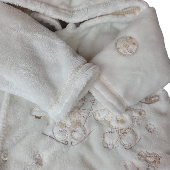 3/$20 NEW BABY Hooded, Long Sleeve Bodysuit Size 3-6 Months - Picture 6 of 15